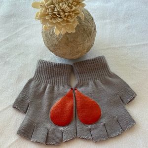 Women’s Sparkling Heart Fingerless Gloves